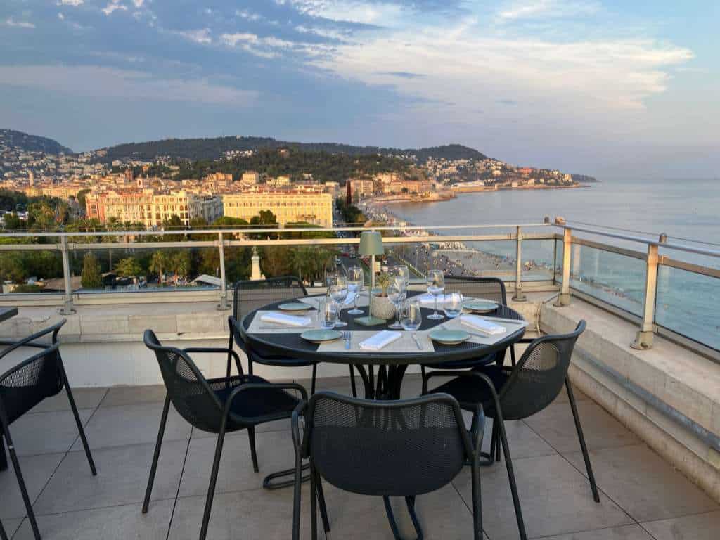Solstråler over Nice